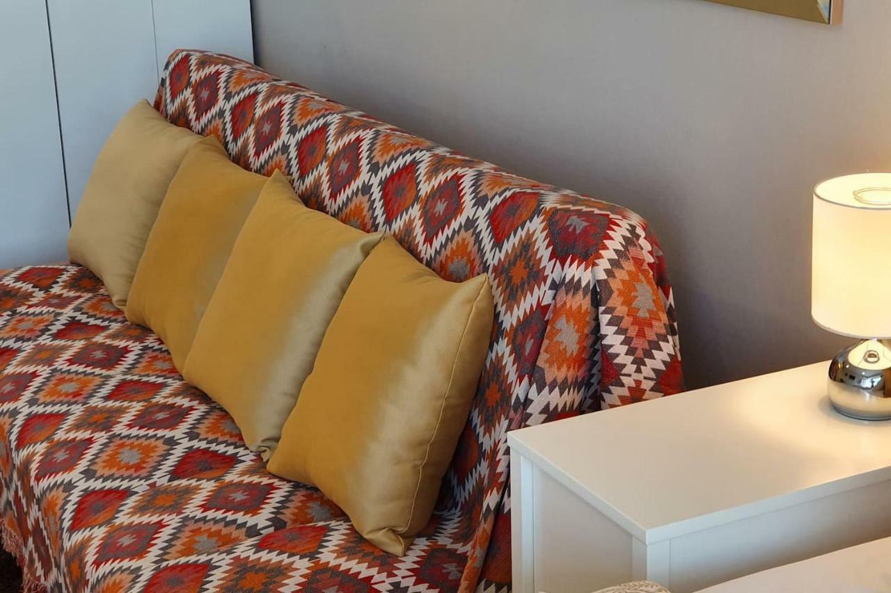 Cozy Luxury In The Heart Of 8-1