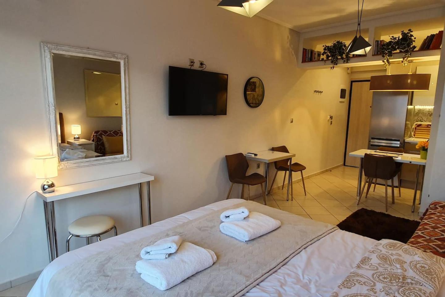 Cozy Luxury In The Heart Of 8-1
